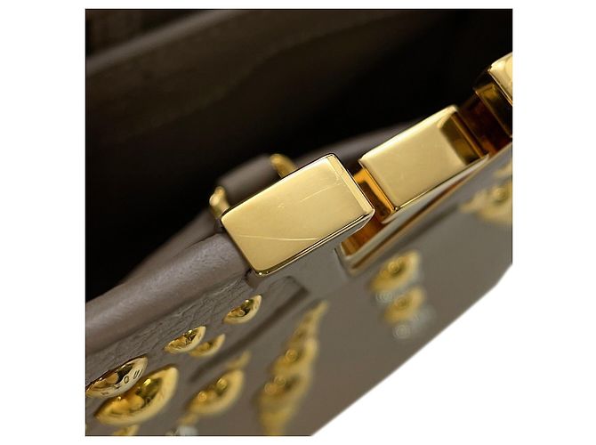 Borsa in pelle Capucines MM di Louis Vuitton - vista 12