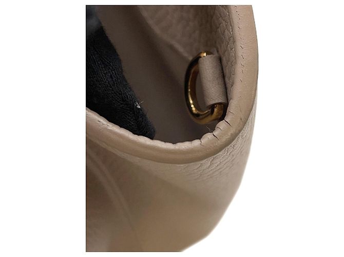 Borsa in pelle Capucines MM di Louis Vuitton - vista 7