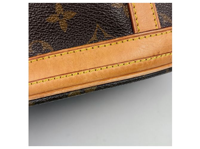Borsa a Spalla Bucket GM Louis Vuitton Marrone - vista 3