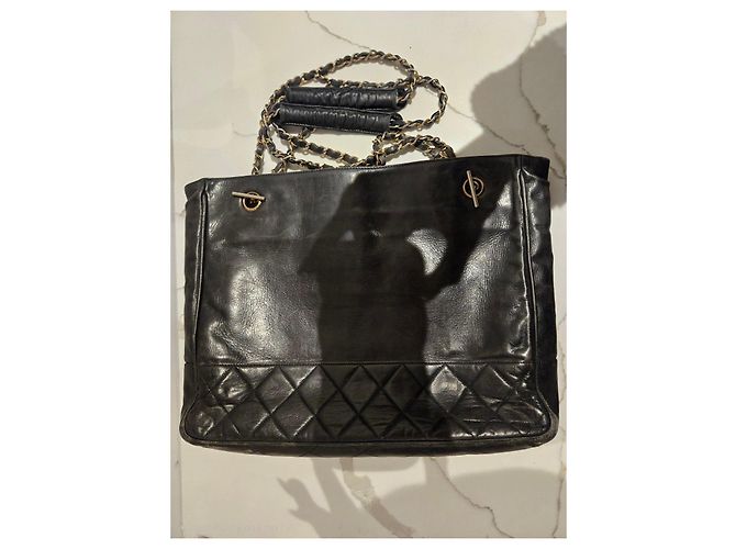 Chanel gesteppte schwarze Leder-Tote - Ansicht 6