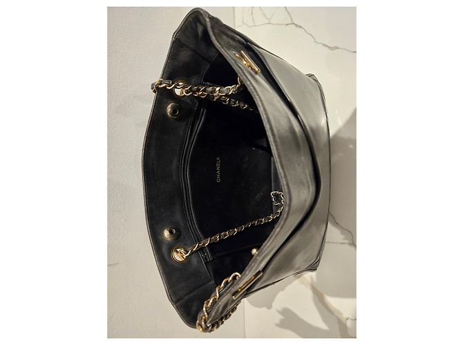 Chanel gesteppte schwarze Leder-Tote - Ansicht 7