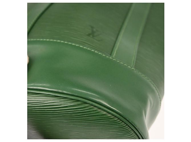 Zaino Randonnee in pelle Epi PM Louis Vuitton Verde - vista 7