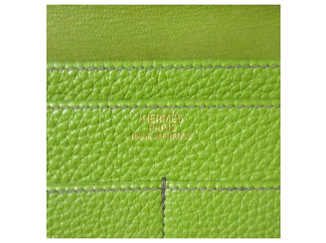 Hermès Hermes Dogon GM Long Wallet in Green - view 3