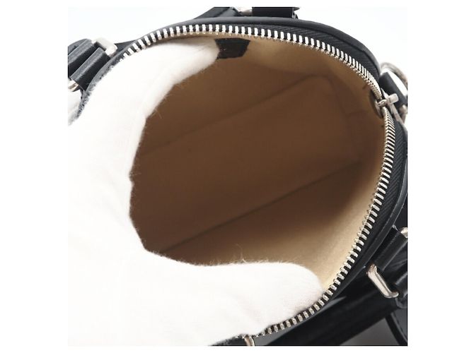 Borsa a Spalla Nano Alma in Pelle di Vitello Pharrell Williams Louis Vuitton Nero - vista 9