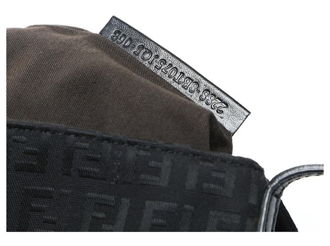 Borsa a Spalla Mamma Bucket in Tela di Fendi - vista 11