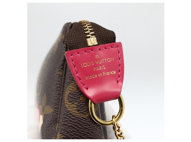 LOUIS VUITTON Monogram Vivienne Mini Pochette Accessori M81637 Auth 167034SM Monogramma - vista 14