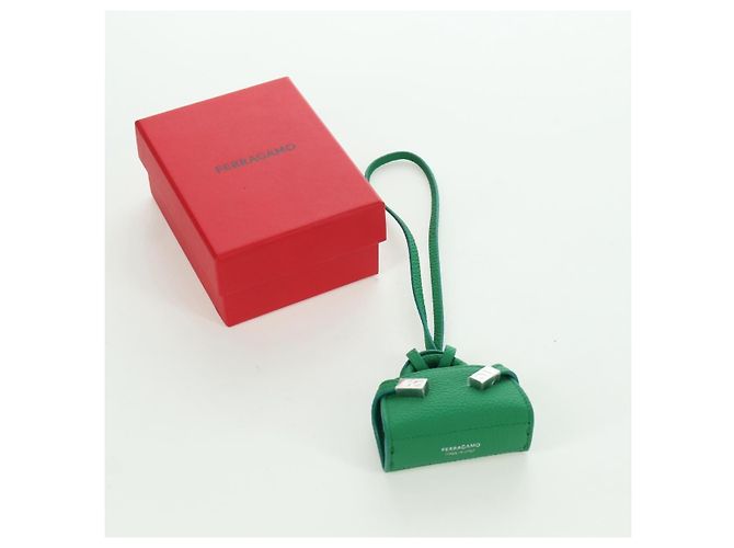 Charm per borsa Gancini Hugs in pelle verde argento Auth 172557M di Salvatore Ferragamo - vista 16