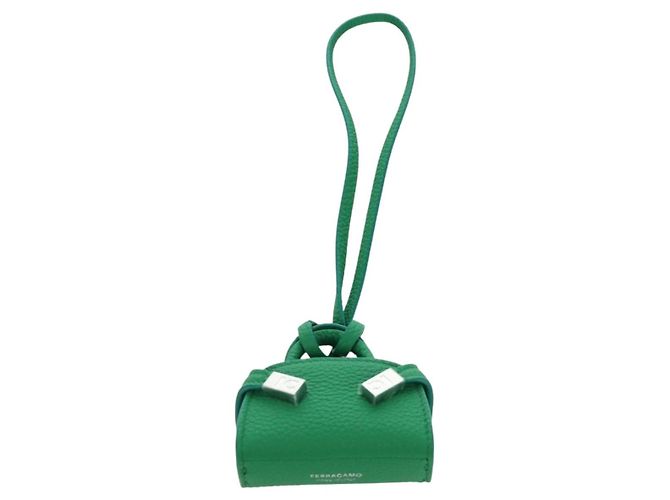 Charm per borsa Gancini Hugs in pelle verde argento Auth 172557M di Salvatore Ferragamo - vista 2