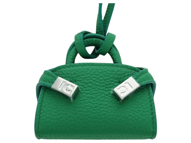 Charm per borsa Gancini Hugs in pelle verde argento Auth 172557M di Salvatore Ferragamo - vista 3
