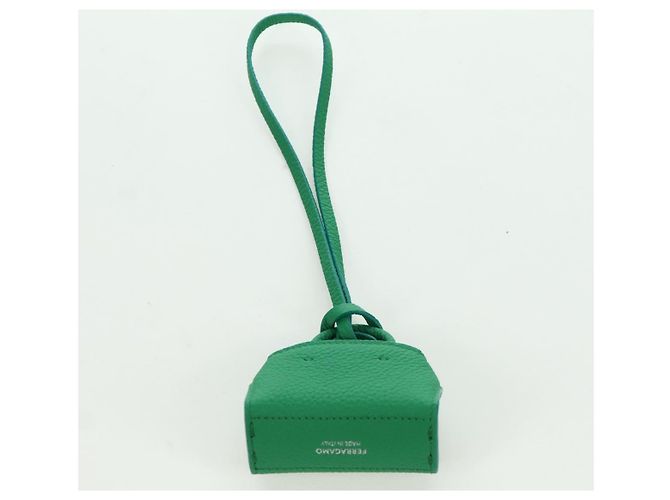 Charm per borsa Gancini Hugs in pelle verde argento Auth 172557M di Salvatore Ferragamo - vista 6