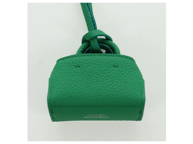 Charm per borsa Gancini Hugs in pelle verde argento Auth 172557M di Salvatore Ferragamo - vista 7