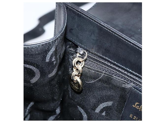 Borsa a mano in pelle Gancini Salvatore Ferragamo 2 in 1 Nero Oro Auth 172790 - vista 22