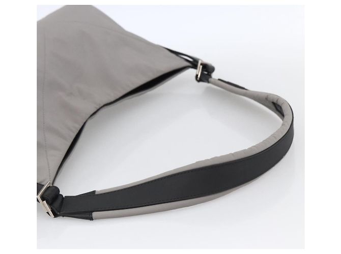 Salvatore Ferragamo Schultertasche aus Nylon Grau Silber Authentisch bs33629 Braun - Ansicht 7