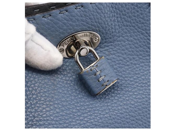 FENDI Celeria Tote Bag aus Leder hellblau silber Auth ka2780 - Ansicht 14