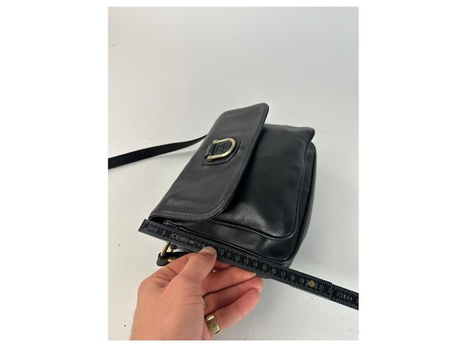 Vintage Courreges Schultertasche aus Leder schwarz - Ansicht 10
