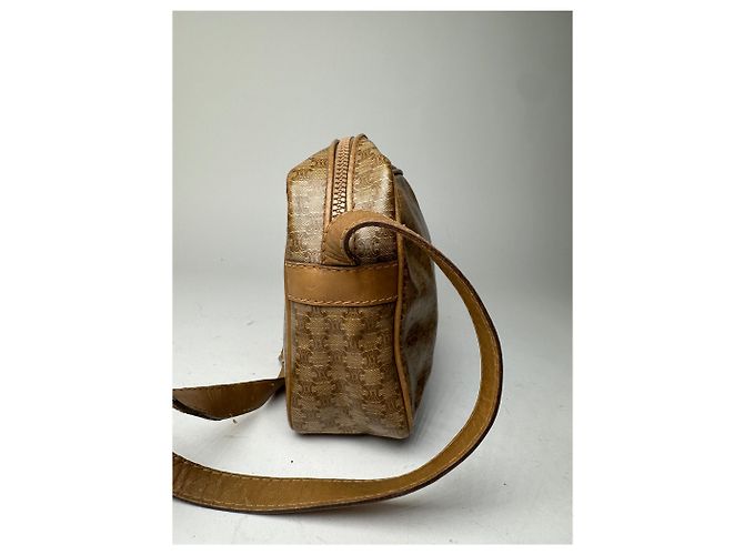 Céline Vintage Celine Paris Triomphe Monogramm Leder Schultertasche in Gold und Braun - Ansicht 7