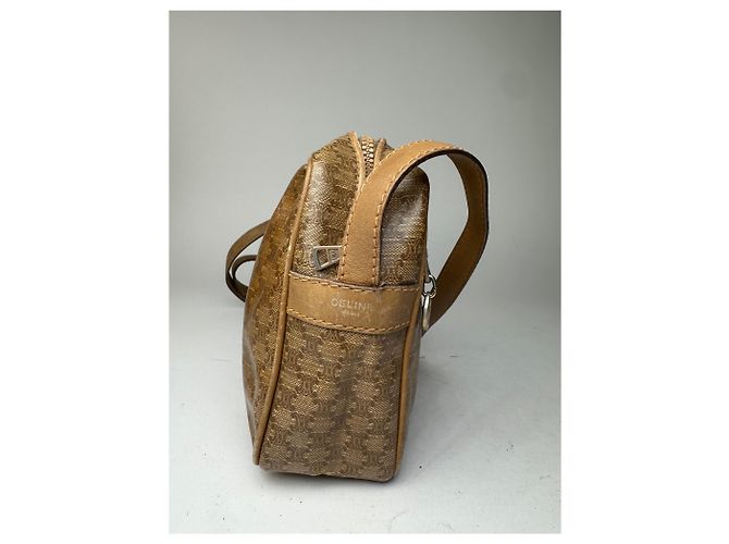 Céline Vintage Celine Paris Triomphe Monogramm Leder Schultertasche in Gold und Braun - Ansicht 9