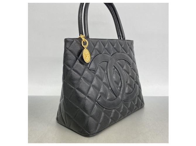 Timeless Borsa Tote Reissue di Chanel in Nero - vista 2