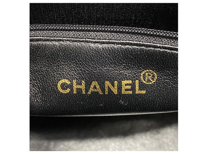 Timeless Borsa Tote Reissue di Chanel in Nero - vista 5