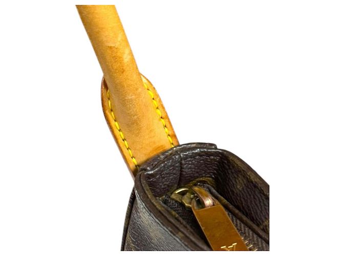 Borsa a Spalla Looping MM Monogramma Louis Vuitton Marrone - vista 13