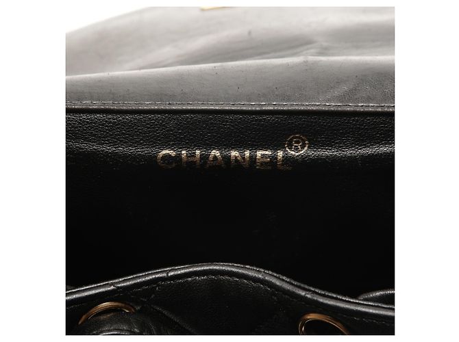 Chanel Matelassé Lammfell Rucksack Schwarz - Ansicht 10