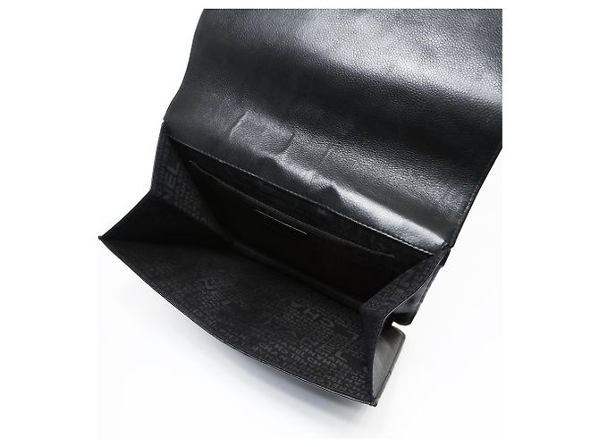 Borsa a Spalla Chanel 2.55 in Caviar Nero - vista 11