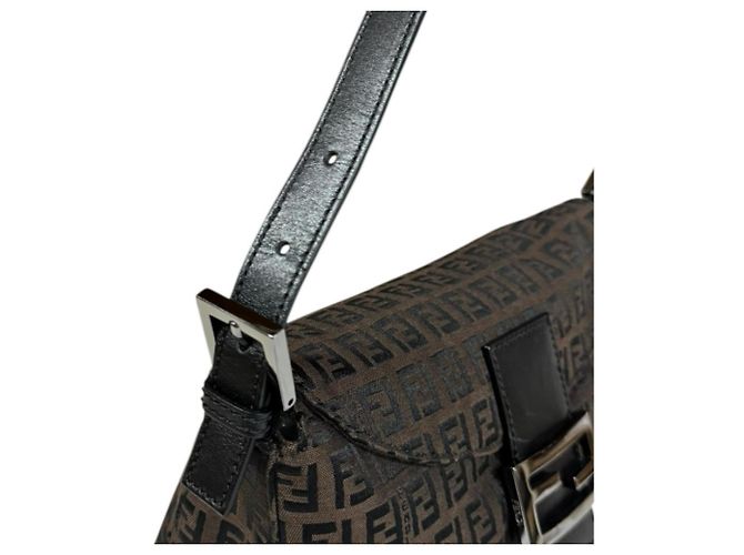 Borsa Fendi Mamma Bucket Zucchino Marrone - vista 9