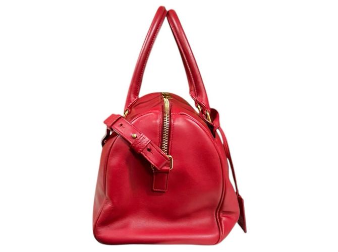 Bolso de Hombro Duffle 6 Clásico de Saint Laurent en Rojo - vista 4