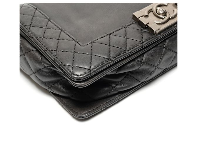 Borsa a spalla Boy di Chanel Nero - vista 6