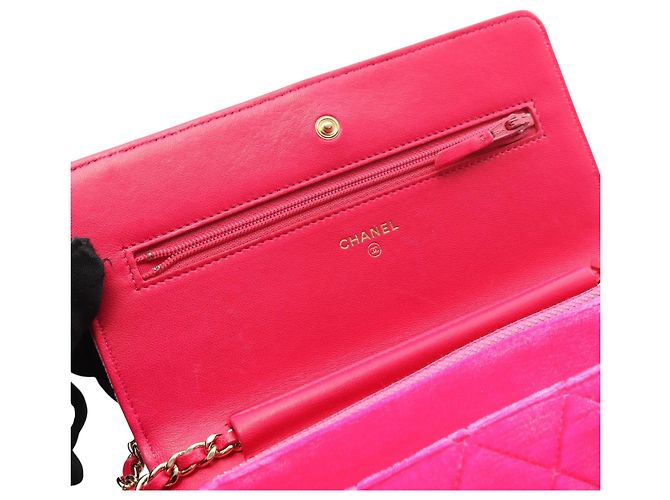 Wallet On Chain Chanel Pink CC gesteppte Samt Geldbörse mit Kette - Ansicht 8