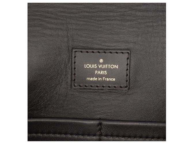 Sac Triangle PM in pelle di vitello lucida rosa Louis Vuitton - vista 5