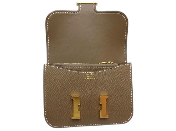 Constance Monedero de cuero Epsom Hermès Gris pardo - vista 7