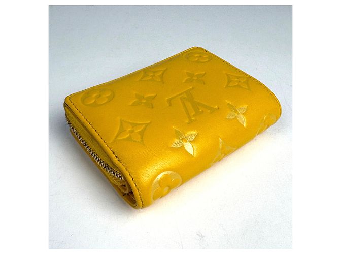 Portafoglio Bifold con Zip Rotondo Coussin Louis Vuitton Giallo - vista 2