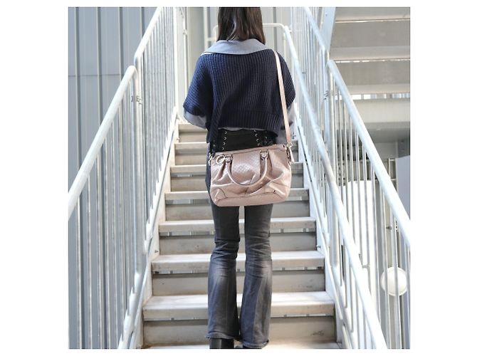 Borsa a Spalla Sukey in Pelle Micro GG Shima di Gucci Rosa - vista 14