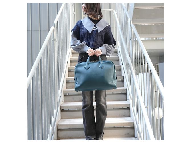 Borsa a mano Hermès Victoria II con stampa T Blu - vista 15