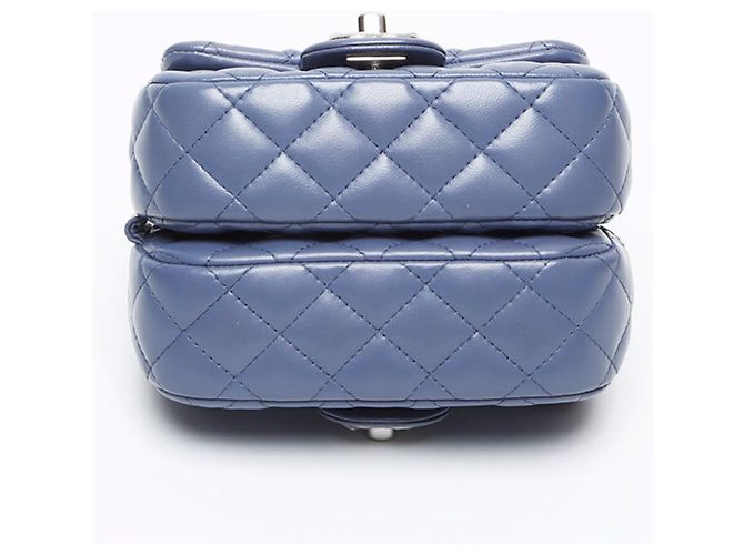 Bolso de Hombro Chanel Twin Classic Mini Matelassé de Cordero Azul - vista 7