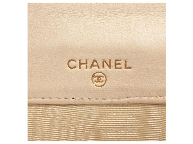 Timeless Carteira dobrável em couro de bezerro texturizado branco Chanel - vista 8