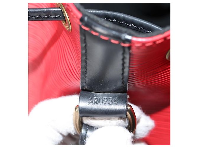 Louis Vuitton Bicolor Petit Noe Epi Leather Rosso - vista 7