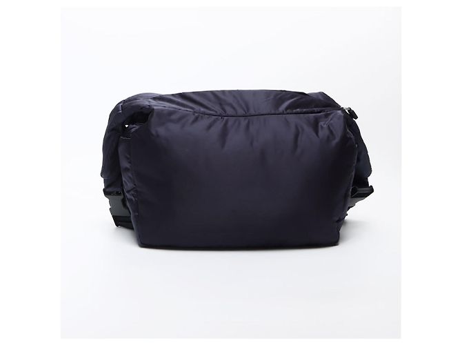 Borsa a spalla Chanel Sport Line blu navy - vista 2