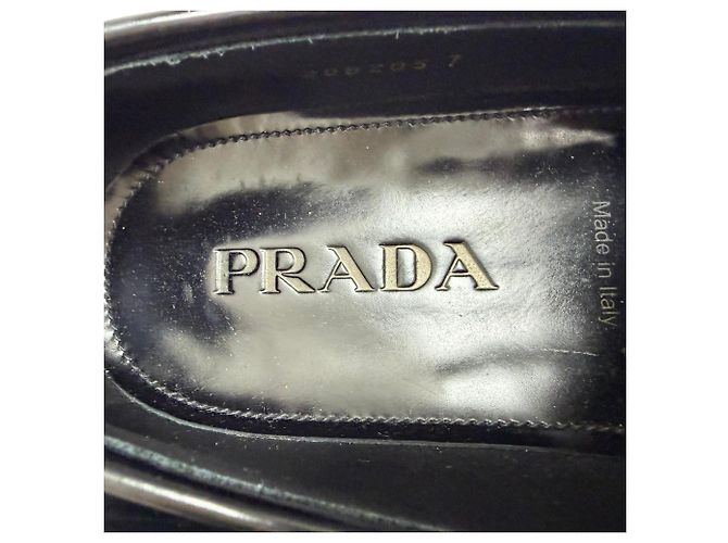 Mocassini in pelle di vitello nera con placca logo Prada Nero - vista 5