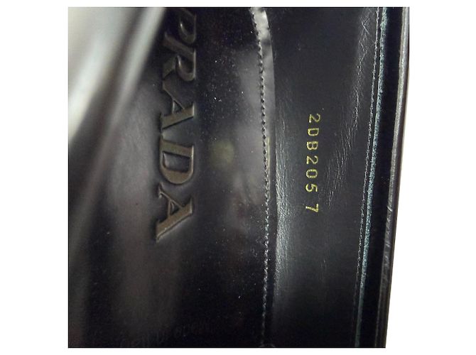 Mocassini in pelle di vitello nera con placca logo Prada Nero - vista 6