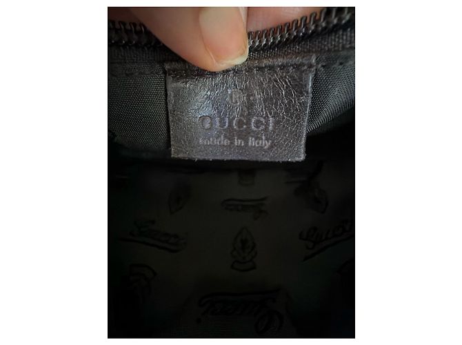 Borsa a tracolla in pelle marrone con monogramma in rilievo Gucci - vista 10