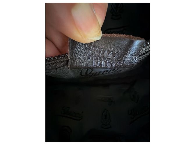 Borsa a tracolla in pelle marrone con monogramma in rilievo Gucci - vista 11