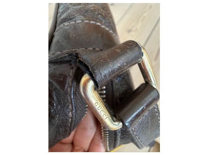 Borsa a tracolla in pelle marrone con monogramma in rilievo Gucci - vista 14