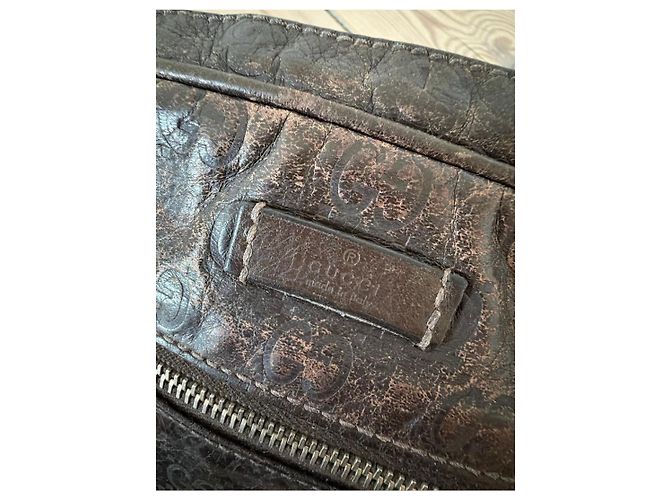 Borsa a tracolla in pelle marrone con monogramma in rilievo Gucci - vista 7