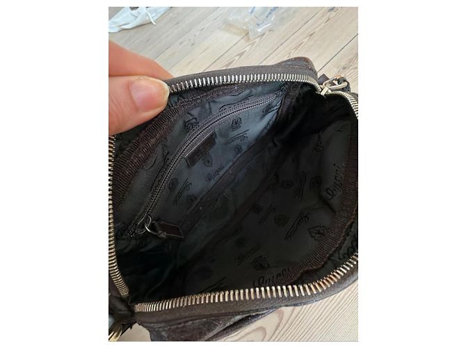 Borsa a tracolla in pelle marrone con monogramma in rilievo Gucci - vista 8