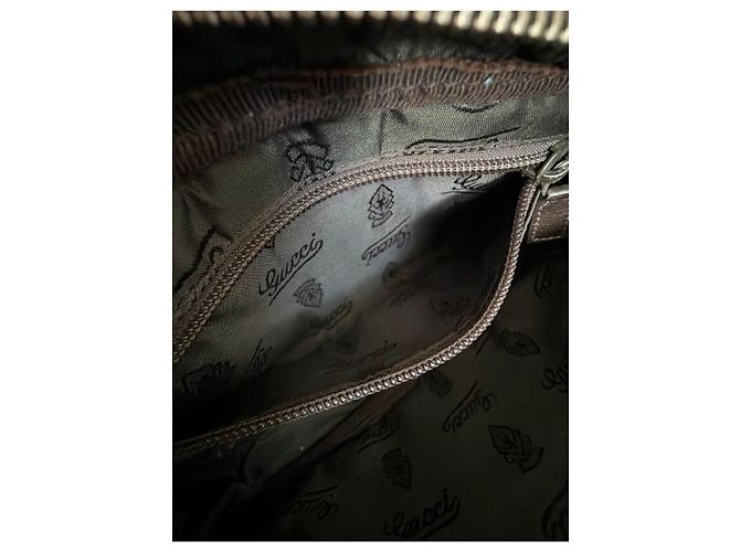 Borsa a tracolla in pelle marrone con monogramma in rilievo Gucci - vista 9