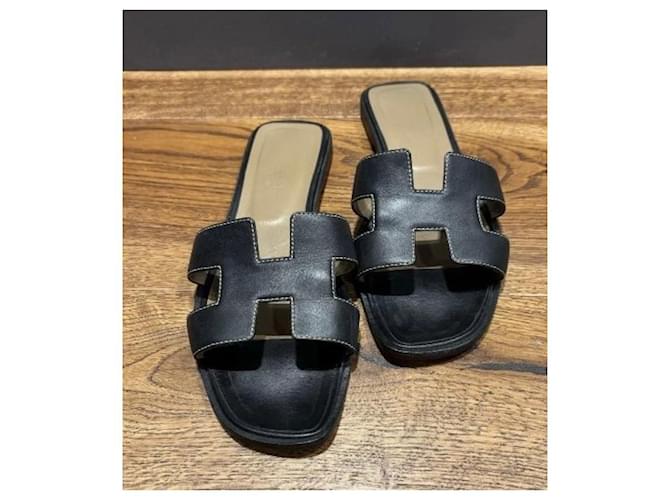 Sandali Oran Hermès in pelle nera Nero - vista 7