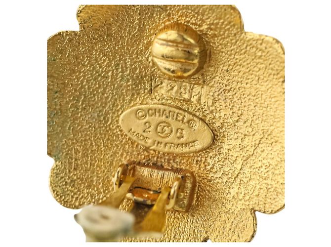 Vintage Chanel Clip-Ohrringe aus Gold mit Kunstperlen Golden - Ansicht 10