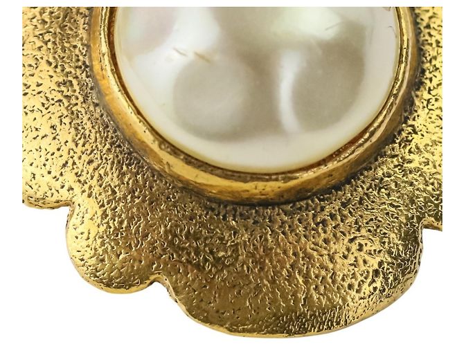 Vintage Chanel Clip-Ohrringe aus Gold mit Kunstperlen Golden - Ansicht 13